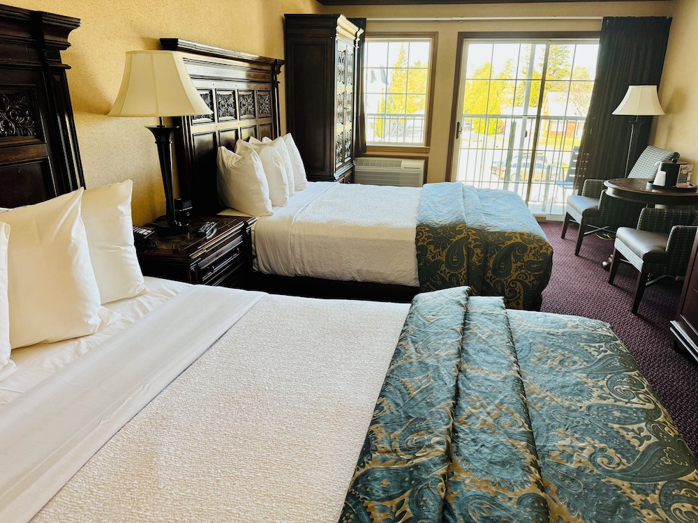 Hamilton Inn Select Beachfront Mackinaw City - photo 19