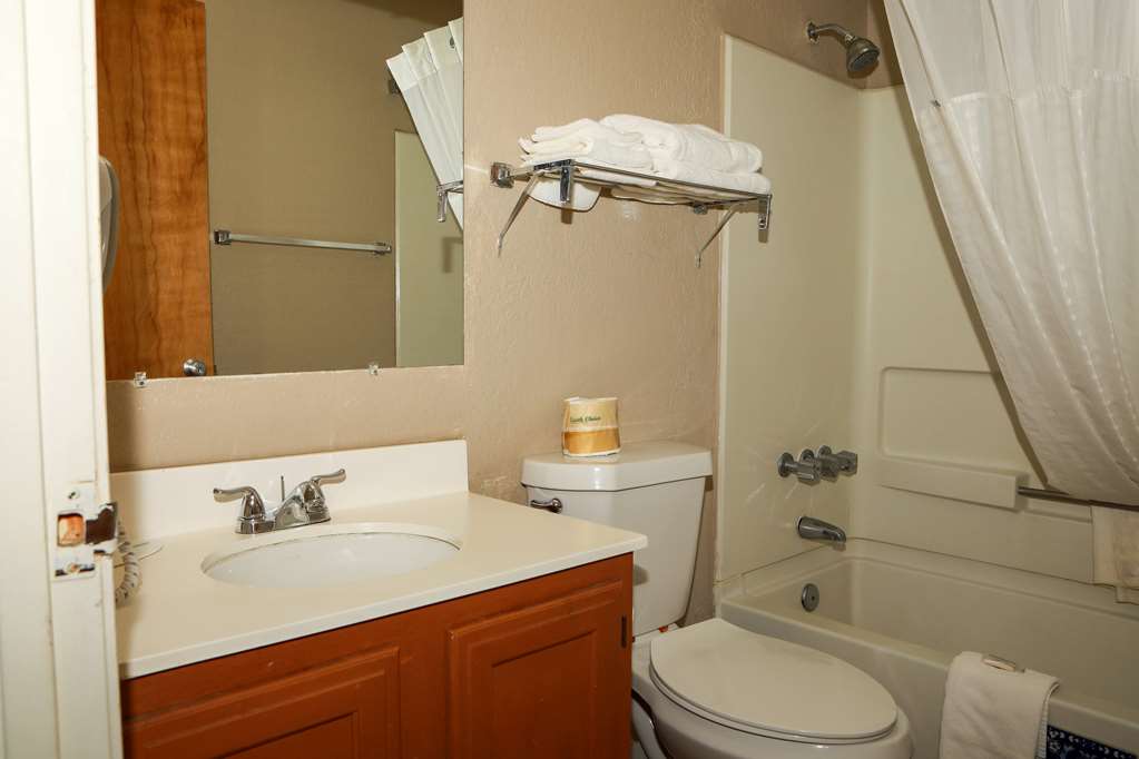 Super 8 by Wyndham Gallup - photo 21