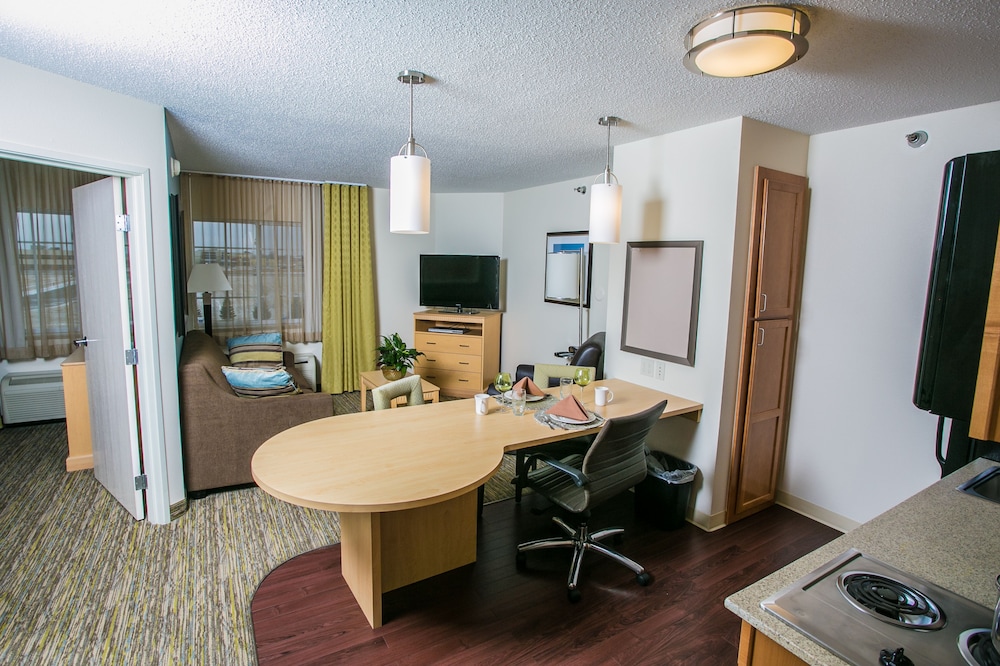 Candlewood Suites Fargo N. Dakota State University by IHG - photo 27
