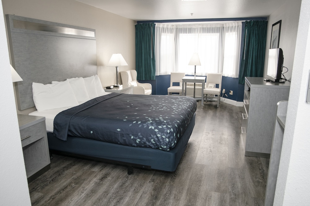 Anchor Beach Inn - photo 7