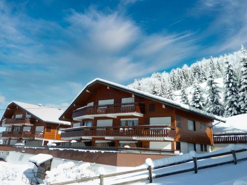 Studio 3 Etoiles Les Helianthes Wifi Garage in La Clusaz, France