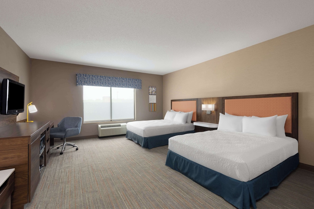 Hampton Inn & Suites Harrisburg North - photo 11
