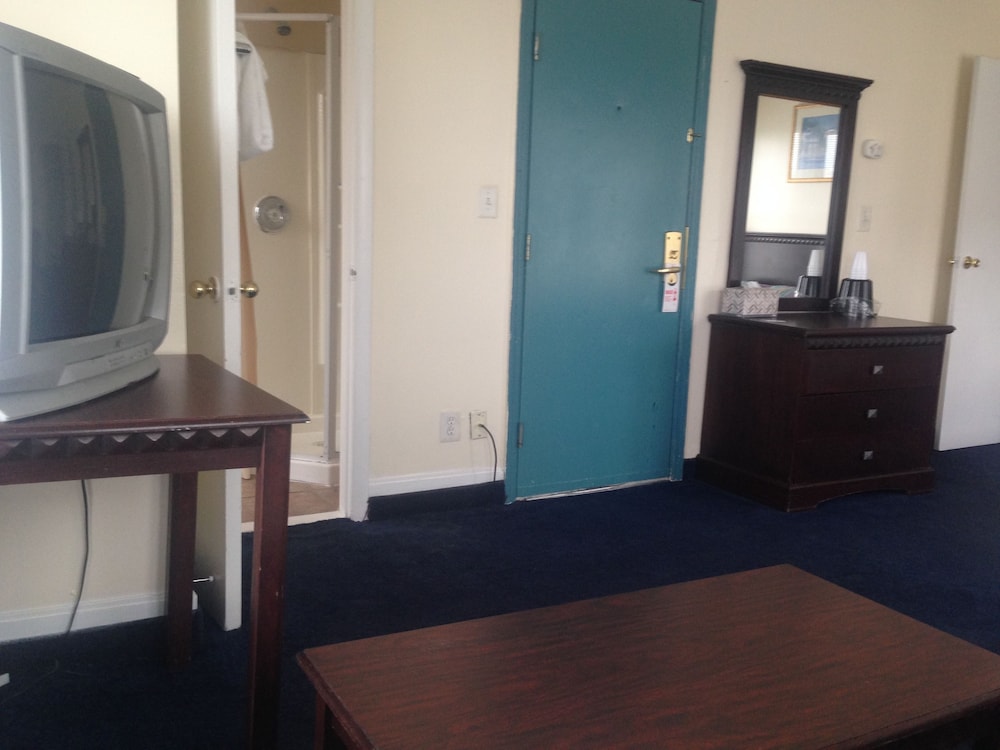 Belmar Inn - photo 22