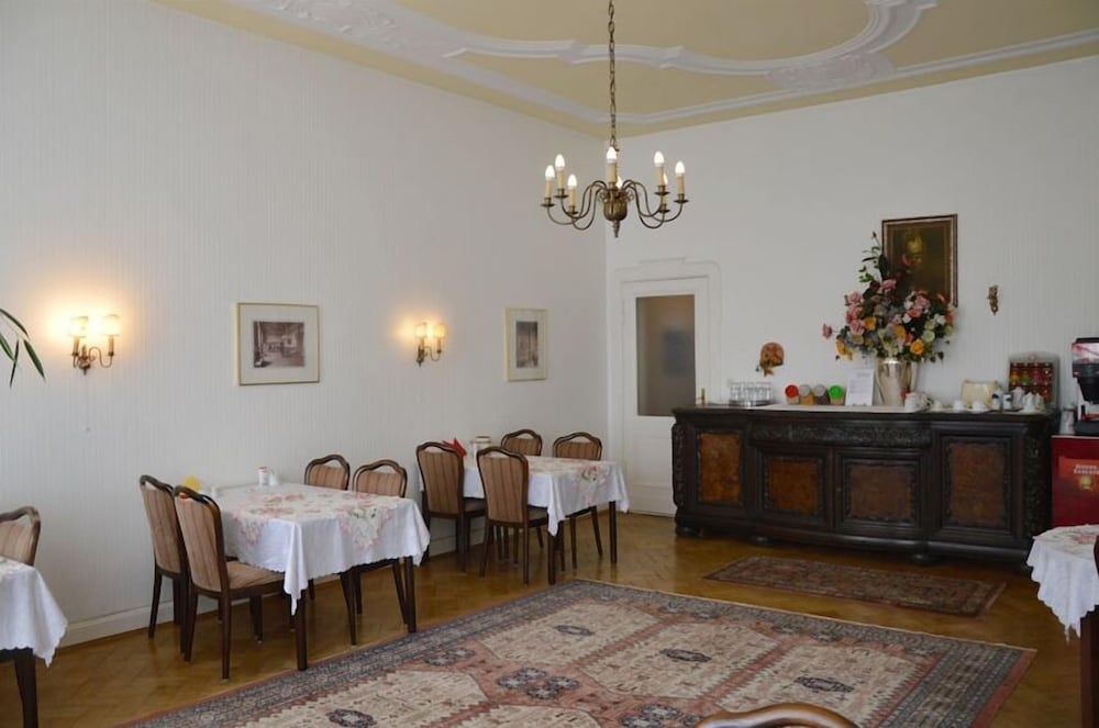Hotel Pension Ingeborg - carbon neutral hotel in Berlin