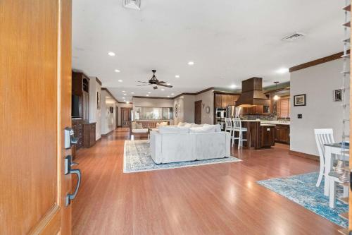 5 Minutes to Campbell Clarksville Craftsman in Clarksville, United States