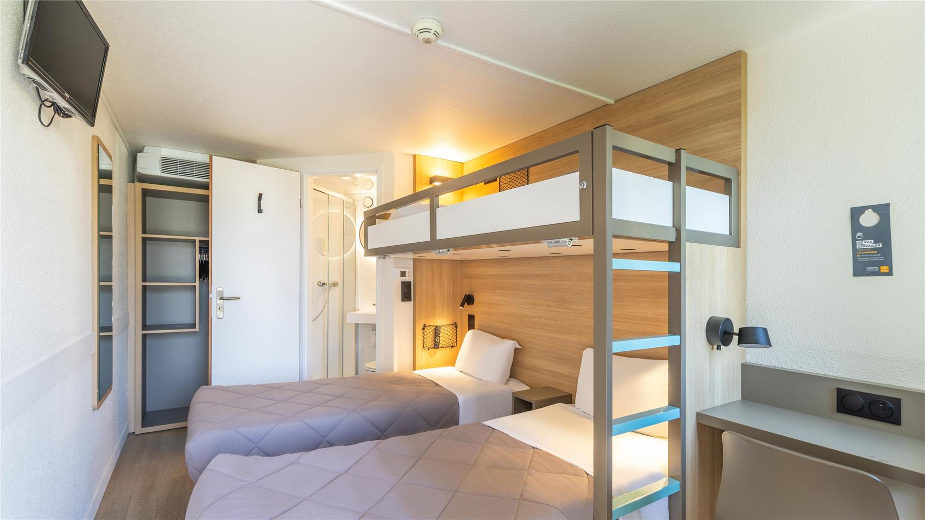 Première Classe Versailles St Cyr l'Ecole — hotel in Saint-Cyr-L'ecole