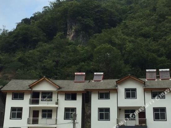 New Longmen Inn in Songbai, People's Republic of China