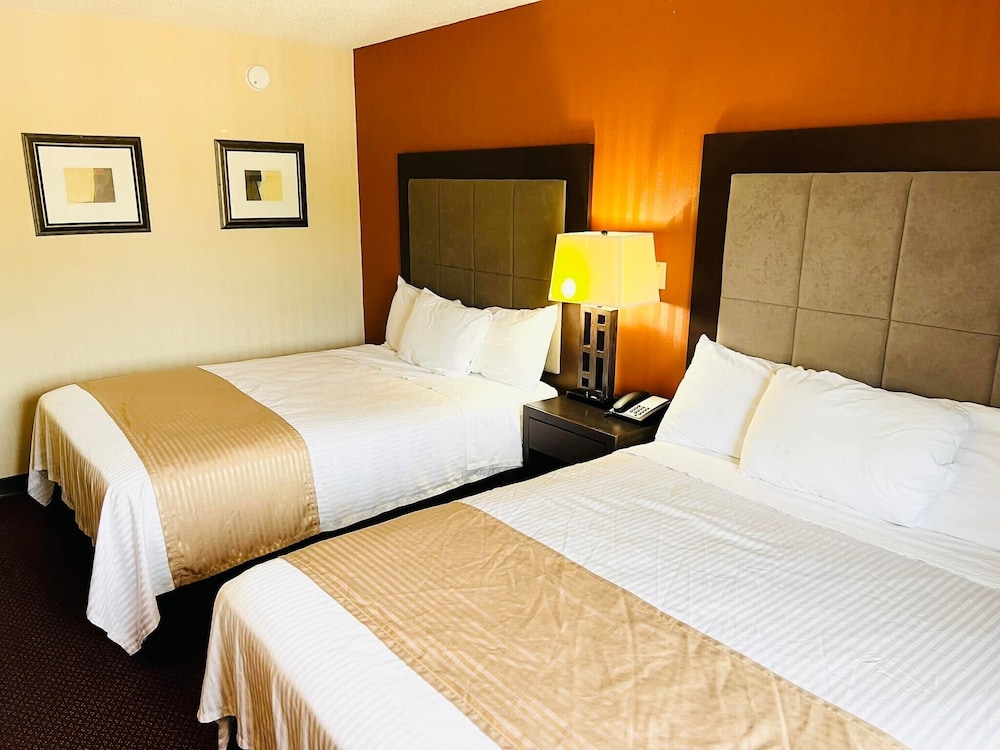 Super 8 by Wyndham Fort Scott - photo 11