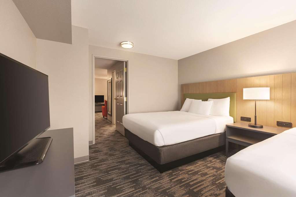 Country Inn & Suites by Radisson Green Bay North - photo 11