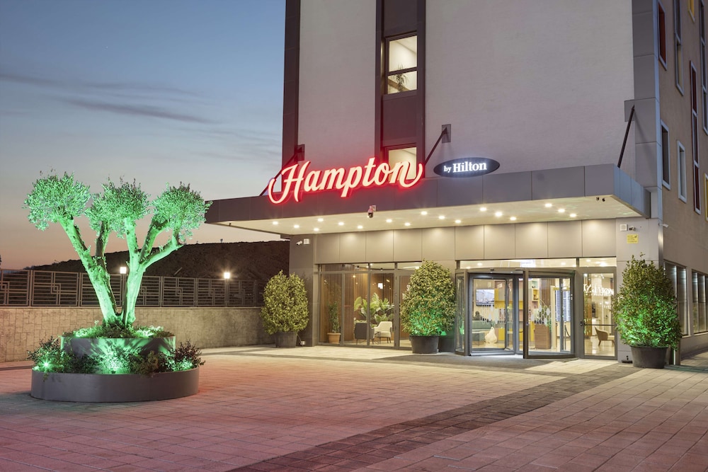 Hampton by Hilton Istanbul Arnavutkoy — hotel near İstanbul Airport