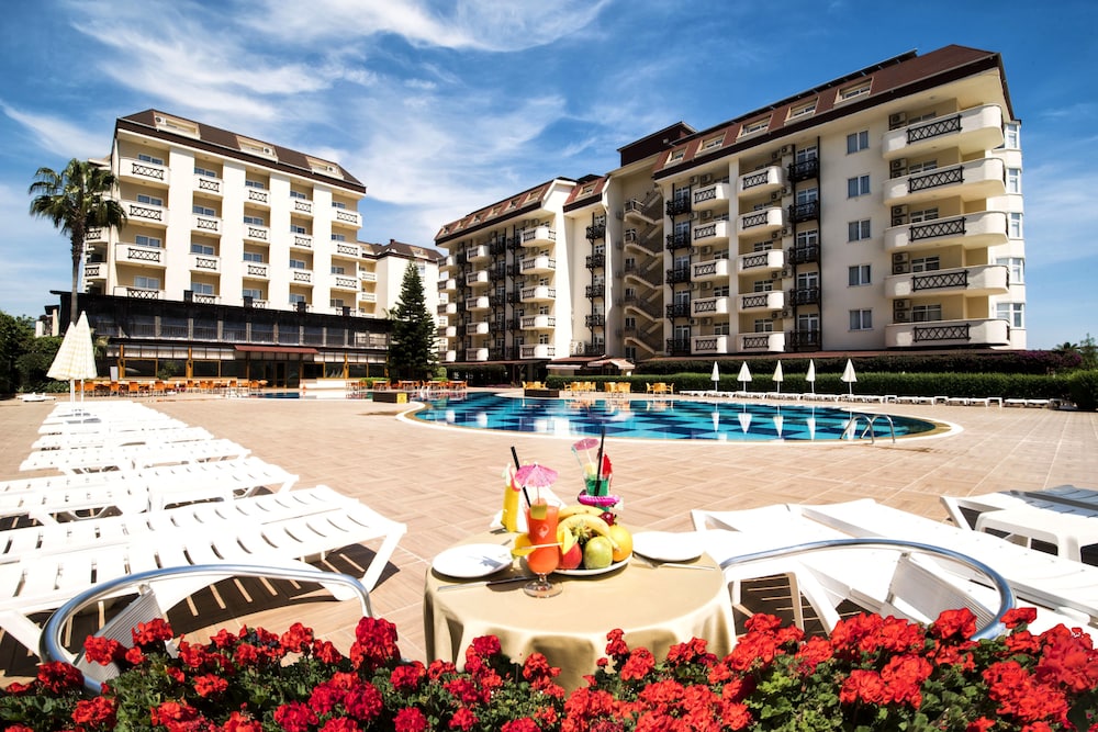 Titan Garden — 4-Star Luxury Hotel in Alanya, Turkey