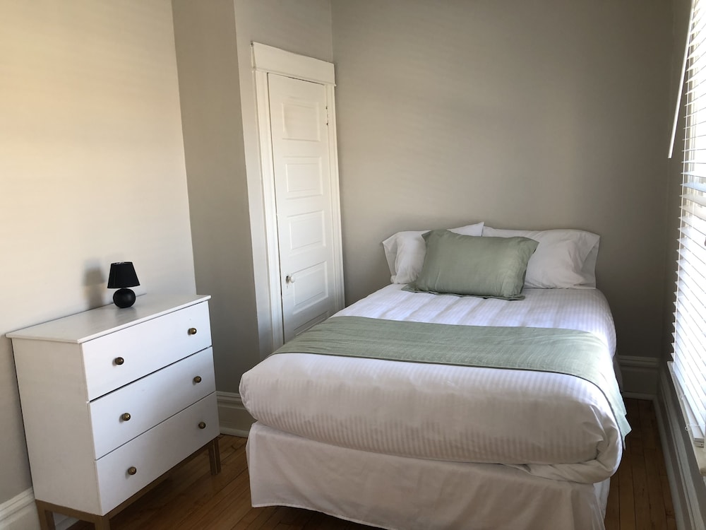 Midtown Manor - photo 4