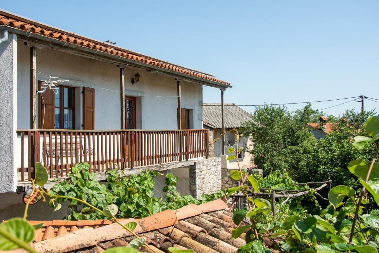 Apartma Na Skdnu — 4-Star Luxury Hotel in Sezana, Slovenia