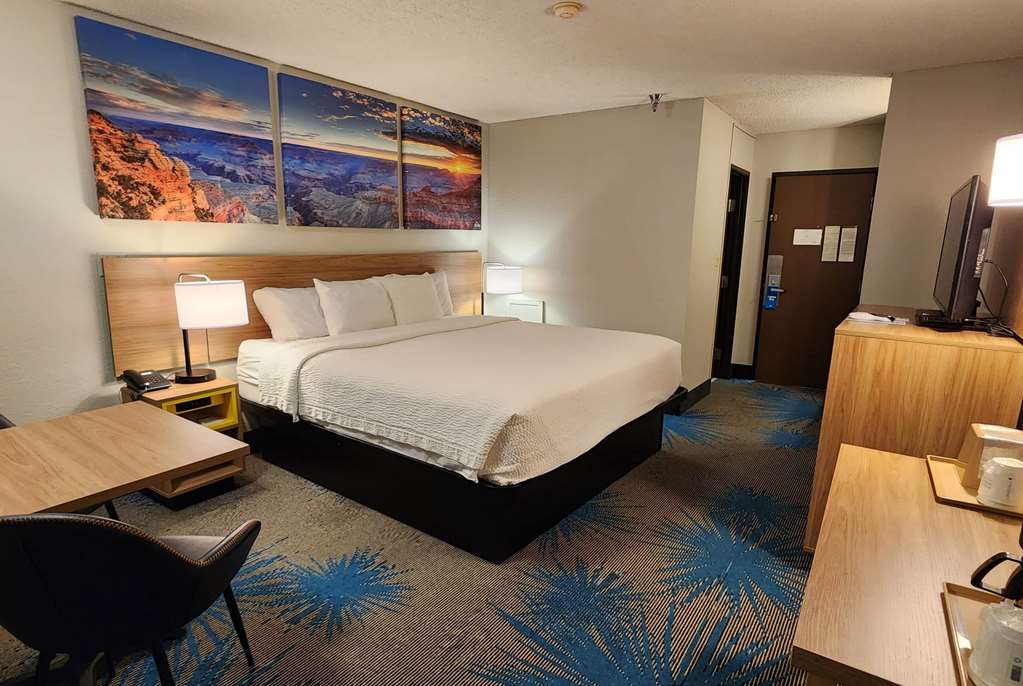 Days Inn by Wyndham Tucumcari - photo 25