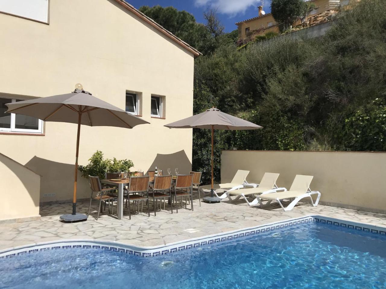 Private Pool Villa 8 Guests — 4-Star Luxury Hotel in Santa Cristina D'aro, Spain