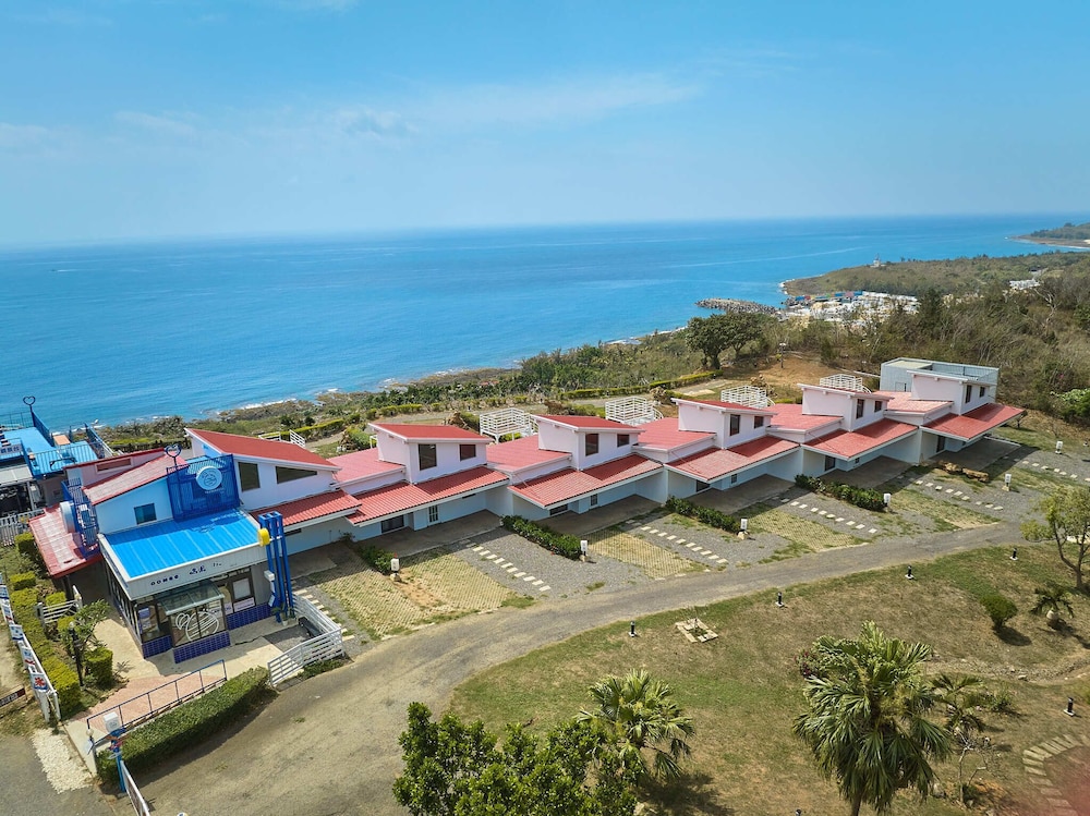 Cliff Villa — 4-Star Luxury Hotel in Hengchun, Republic of China Taiwan