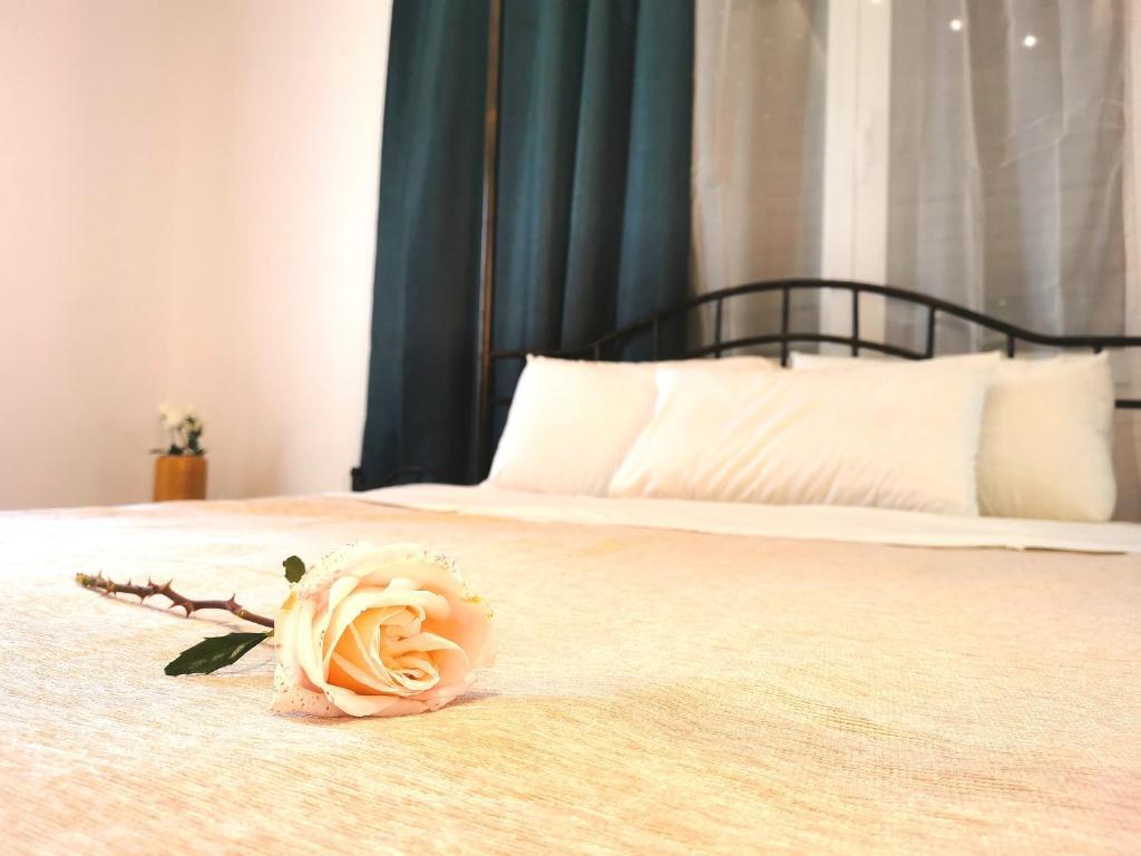 Villa Romantica — 4-Star Luxury Hotel in Perama, Greece