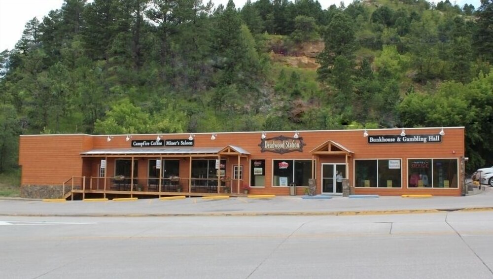 Deadwood Station Bunkhouse - photo 11