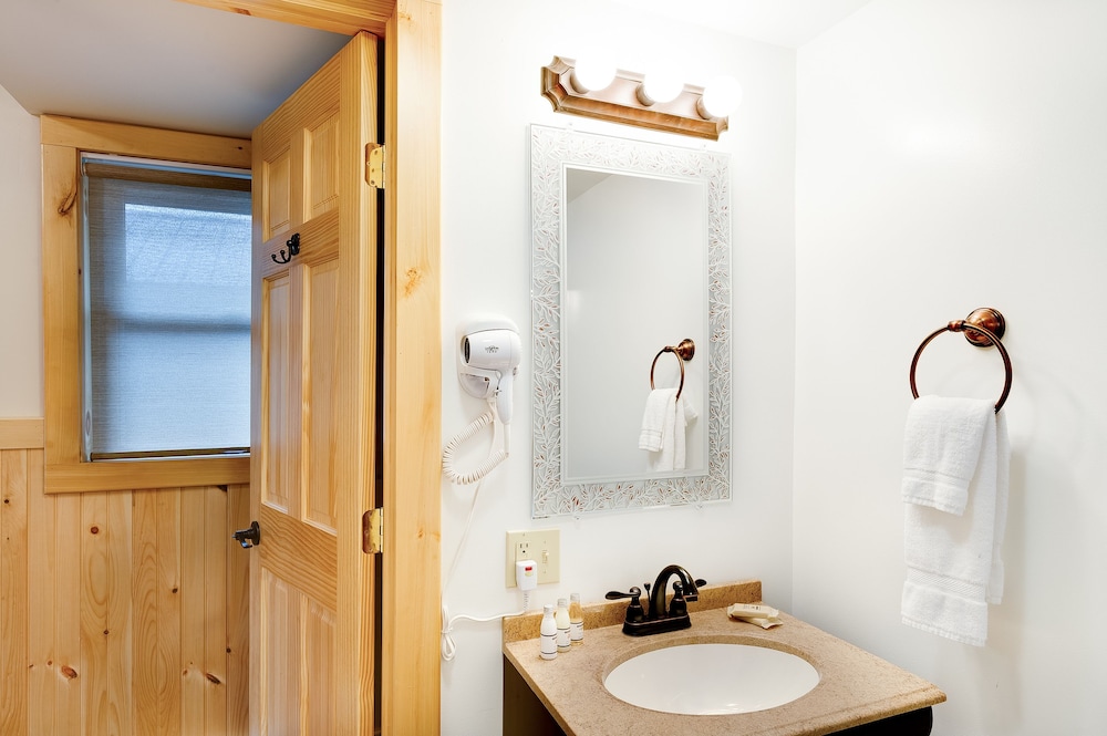 Cobble Mountain Lodge - photo 102