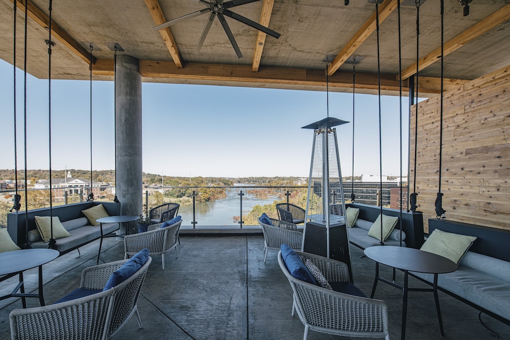 Hotel Indigo Columbus at Riverfront Place by IHG - photo 30