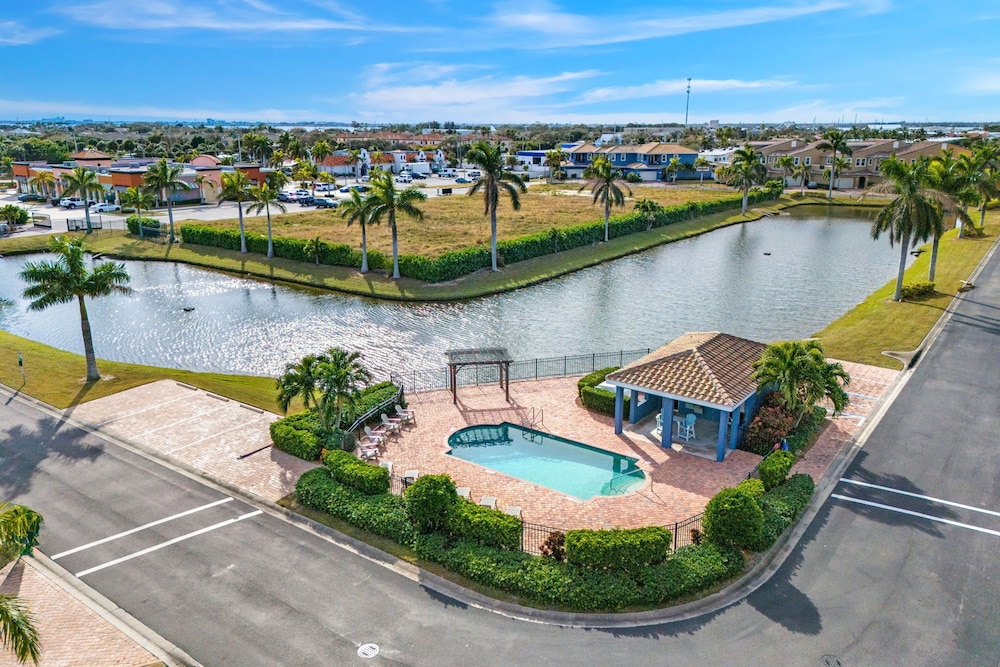 136 Mediterranean Way — hotel in Indian Harbour Beach