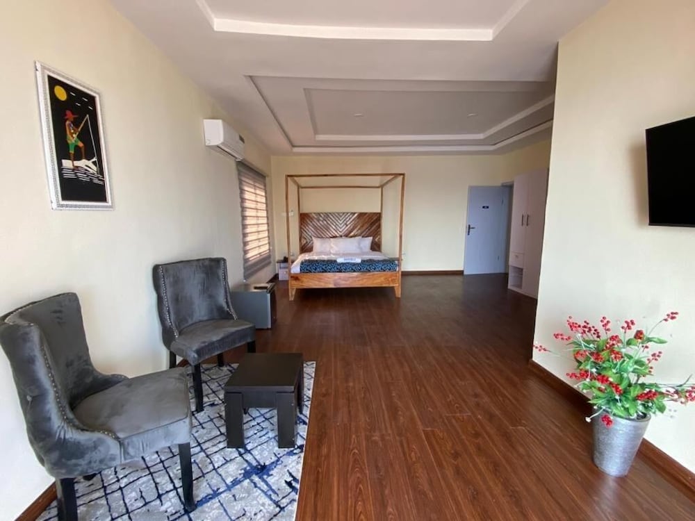 Wavecrest Beach Hotel & Resort