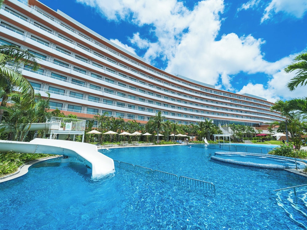 Hilton Okinawa Chatan Resort — 4-Star Luxury Hotel in Chatan, Japan