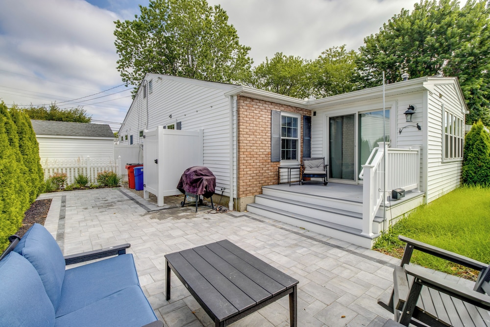 Cape May Quad with Grill 7 Blocks To Beach — 4-Star Luxury Hotel in Cape May, United States
