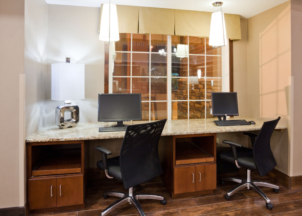 Holiday Inn Express Hotel & Suites St. Cloud by IHG - photo 35