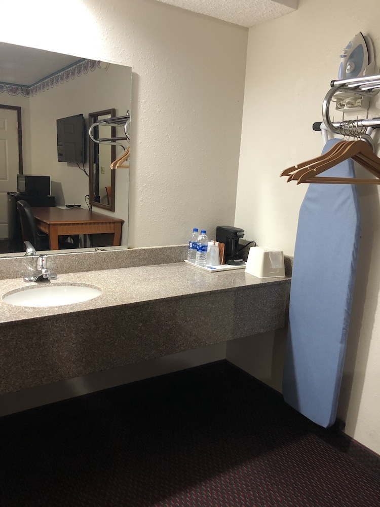 Rexdale Inn - photo 14