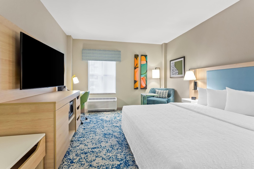 Hampton Inn & Suites St. Petersburg Downtown - photo 30