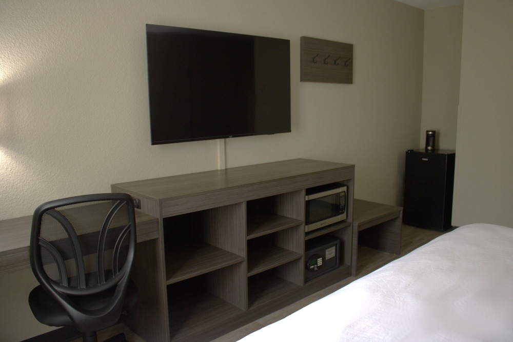 Super 8 by Wyndham Lamar - photo 16