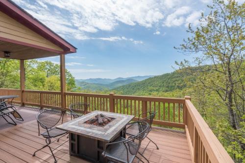 Viewmont Deck Fire Pit & Breathtaking Mountain Views — Black Mountain — photo 5