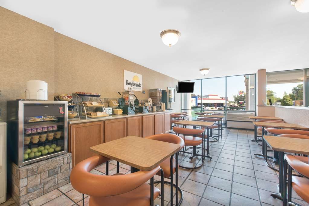 Days Inn by Wyndham West Rapid City - photo 3