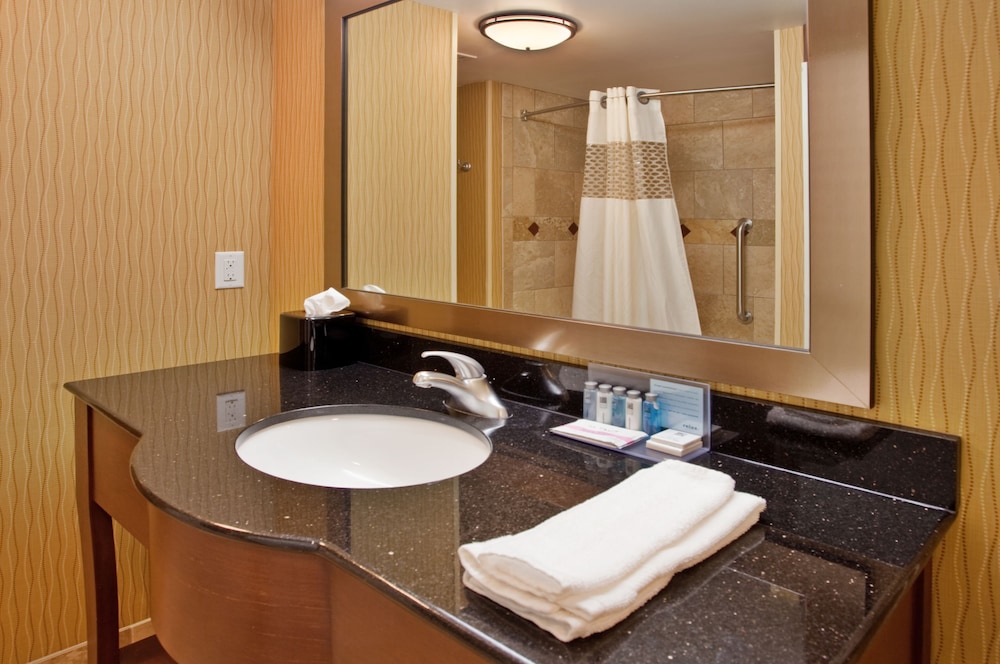Hampton Inn & Suites Dickinson - photo 7