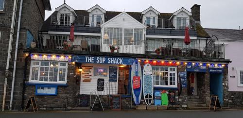The Sup Shack Wellington Inn in New Quay, United Kingdom