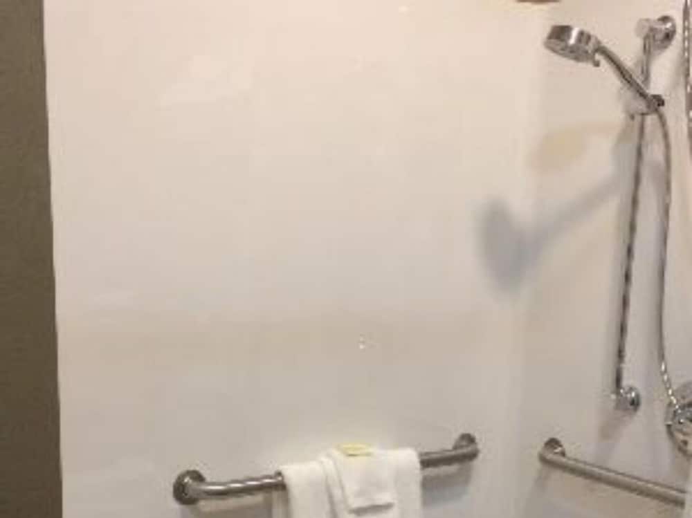 Big Horse Inn and Suites - photo 20