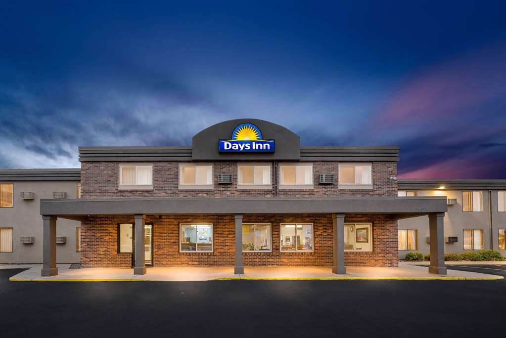 Days Inn by Wyndham Sioux Falls Empire - photo 3