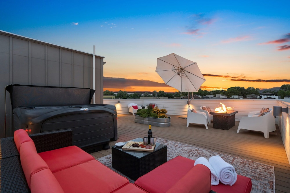 Sleek Home Near Old Town W Rftp Hot Tub & Mtn Views — 4-Star Luxury Hotel in Fort Collins, United States