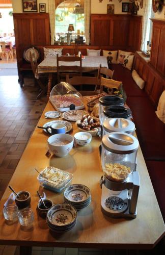 Pfeiffer Alm mit Blick auf die Zugspitze in Garmisch-Partenkirchen, Germany