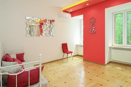 Unique 3 Apt Combo for 6 Guests by Wehost