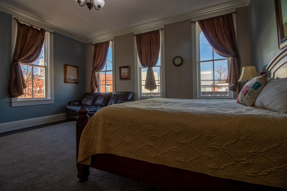 Nauvoo Temple House Hotel - photo 77