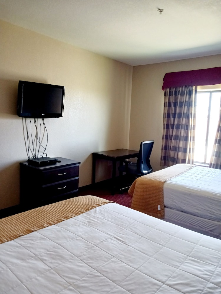 Yorktown Inn And Suites - photo 20