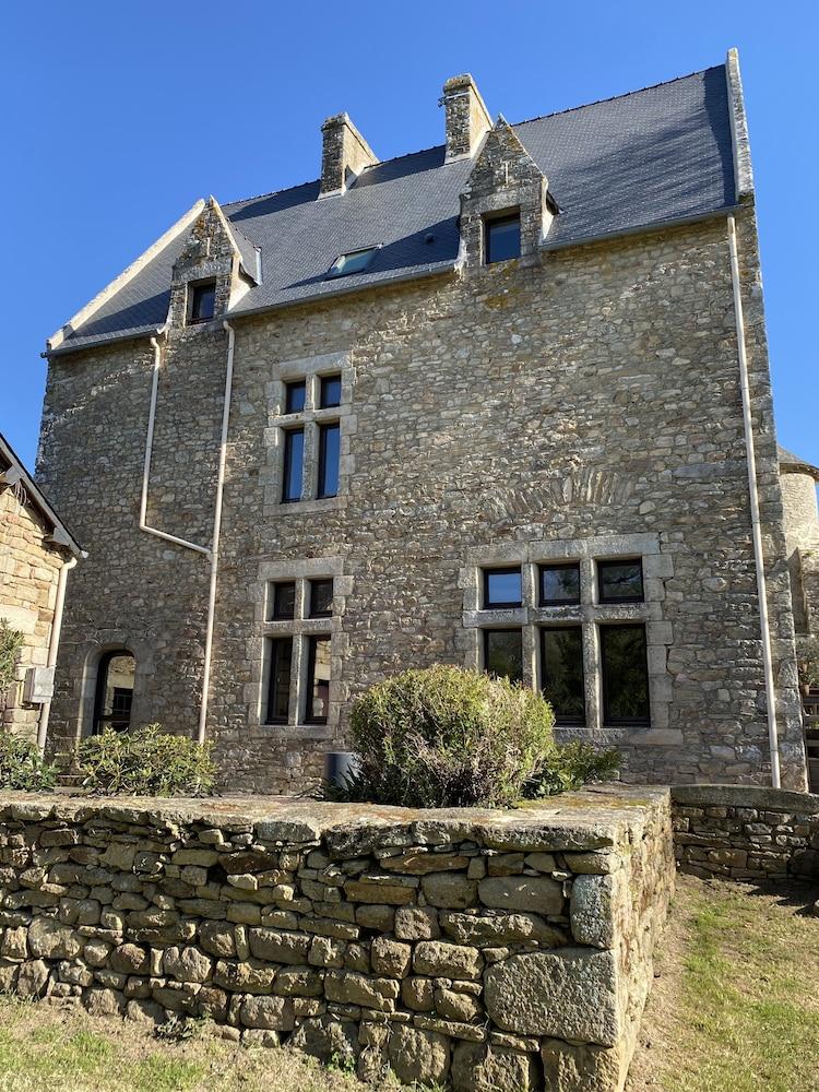 Hostellerie Abbatiale - carbon neutral hotel in Le Bono