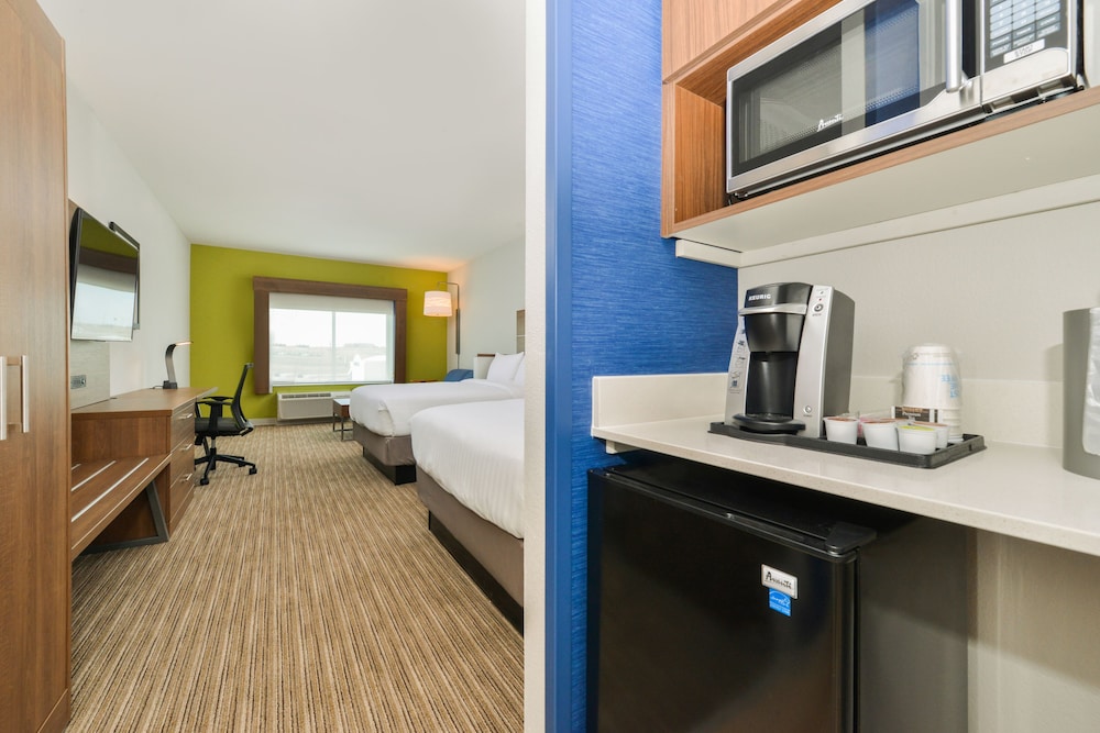 Holiday Inn Express & Suites Chadron by IHG - photo 10