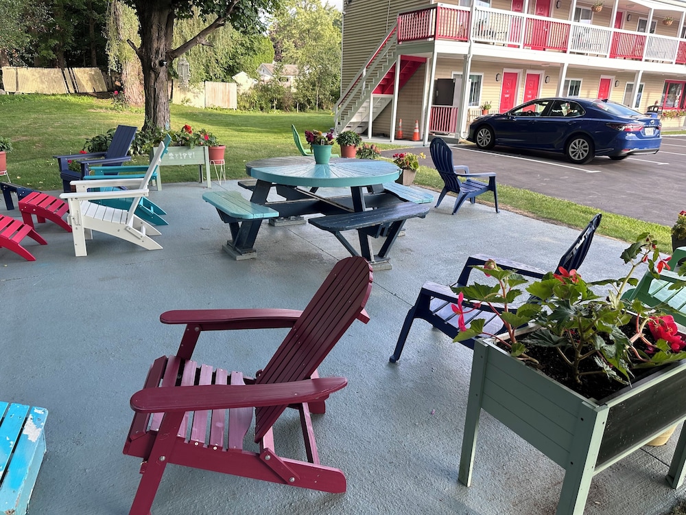 Cozy Corner Motel - photo 52