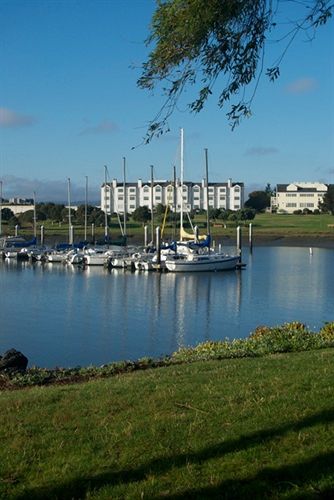 Inn At Oyster Point - photo 7