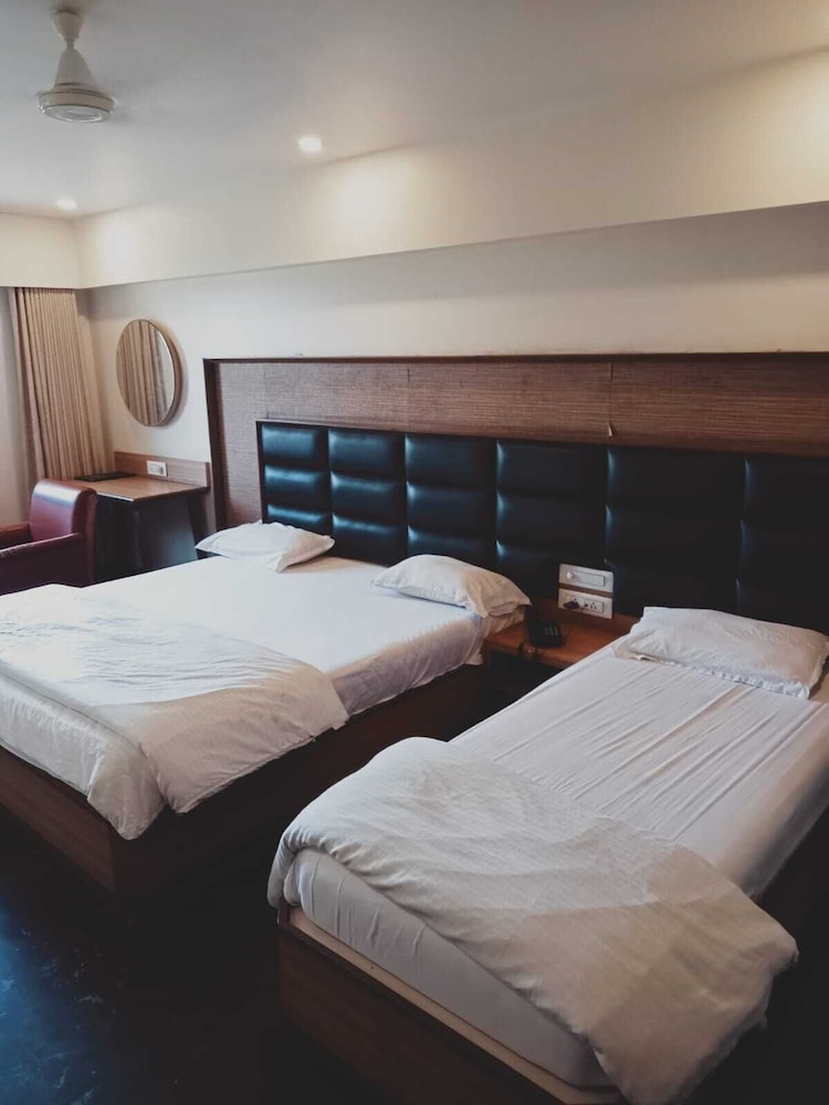 Hotel Ambrosia — hotel in Kalyan