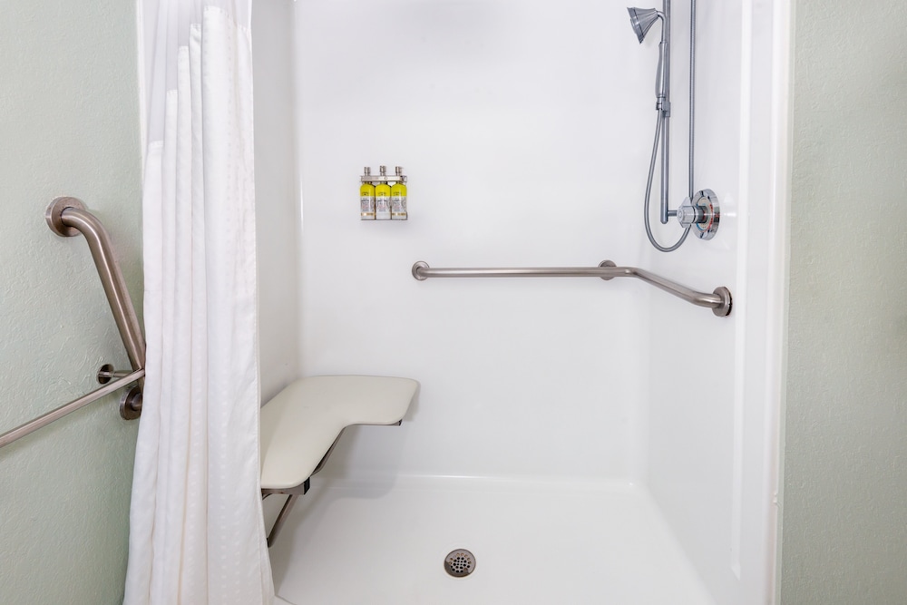 Holiday Inn Express & Suites Naples North Bonita Springs by IHG - photo 25