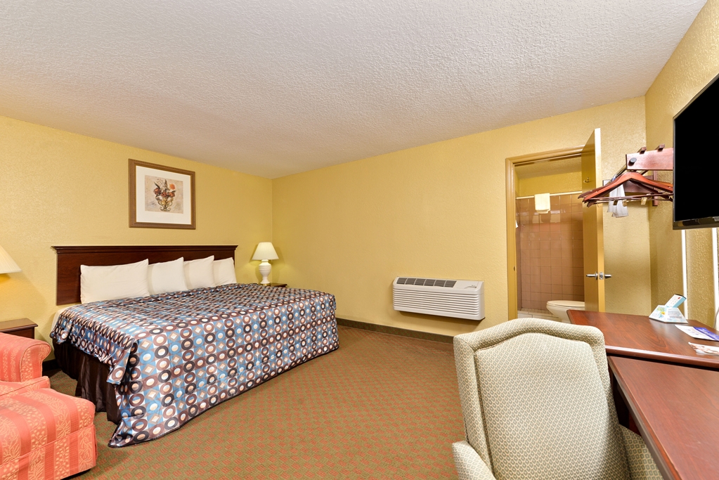 Americas Best Value Inn Starke - photo 5